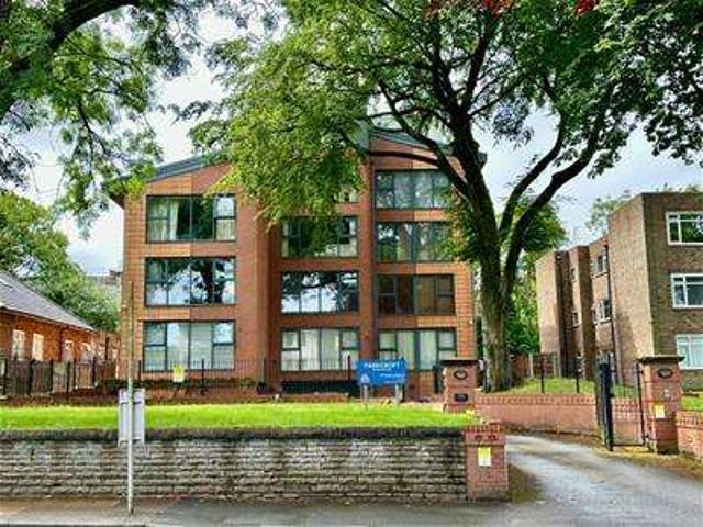 Flat for sale in Sedgley Park, Bury