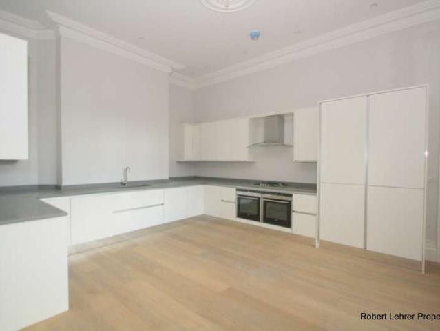 Flat for rent in Mill Hill, Greater London