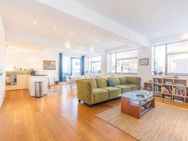 Flat for rent in Soho, Soho