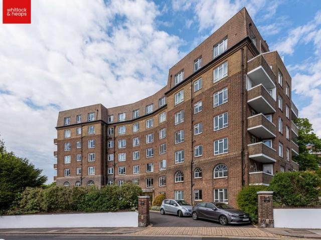 Flat for sale in Brunswick