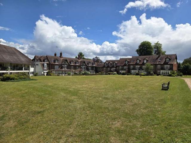 Flat for sale in Bramley, Fole