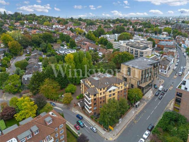 Flat for sale in Childs Hill, Greater London