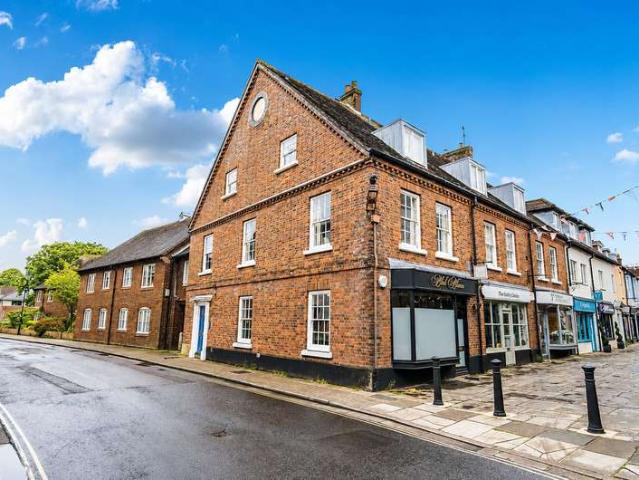 Flat for sale in Chichester, Littlecote