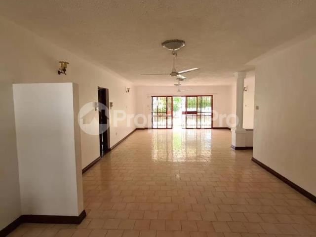 Apartment for rent in Mombasa Road, Mombasa