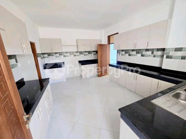 Apartment for sale in Mombasa Road, Mombasa
