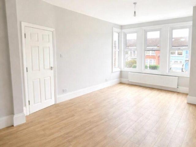 Apartment for rent in Bowes Park, Greater London