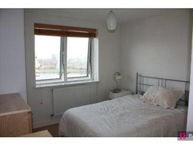 Apartment for rent in Virginia Quay, Blackwall