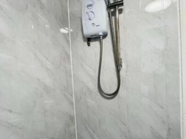 Flat for rent in South Lane, West Yorkshire