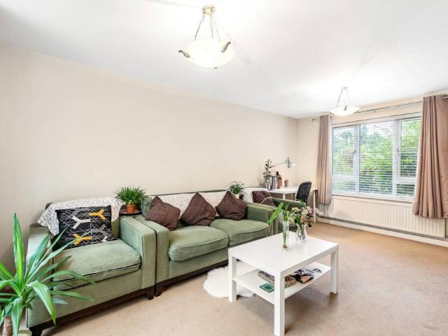 Farm for rent in West Kensington