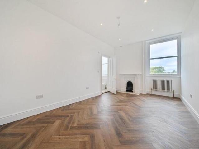 Flat for rent in London Borough of Lewisham, Blackheath