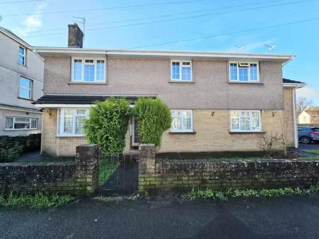House for rent in Newcastle, Wales