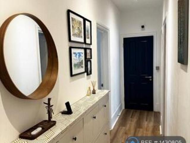 Flat for rent in Cat Hill