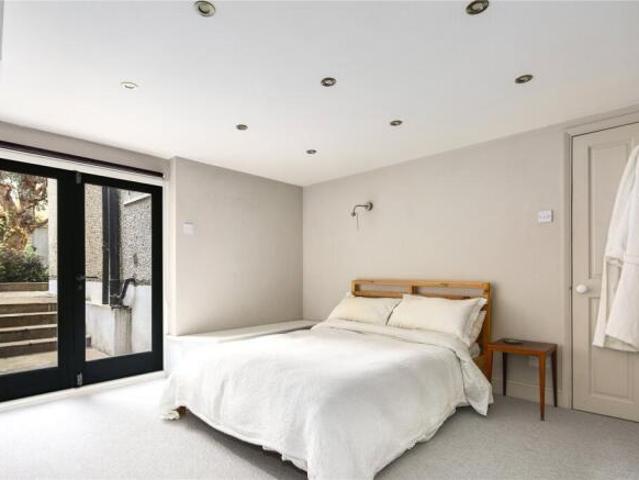 Flat for rent in South Hackney, Greater London