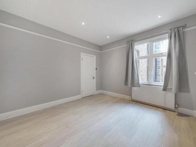 Flat for rent in Cat Hill