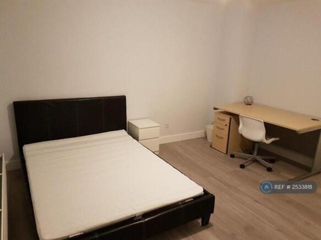 Flat for rent in Cat Hill