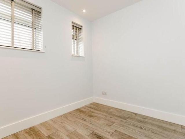 Flat for rent in Chiswick, Greater London