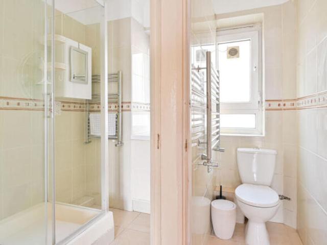 Flat for rent in Cat Hill