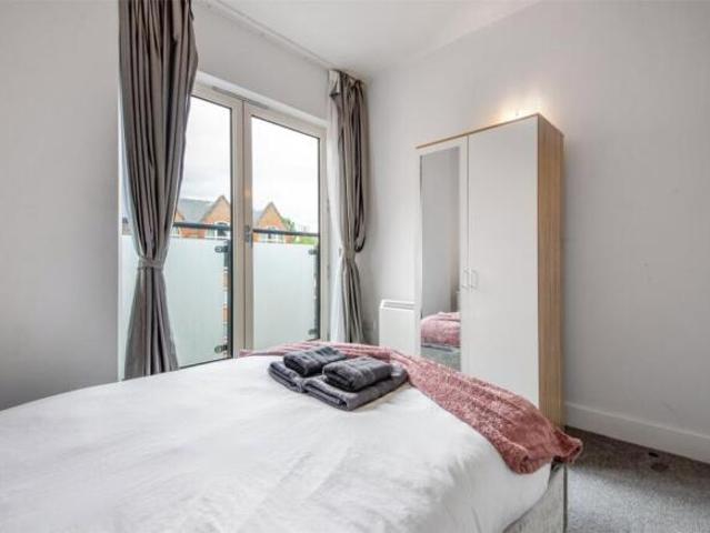 Flat for rent in Cat Hill