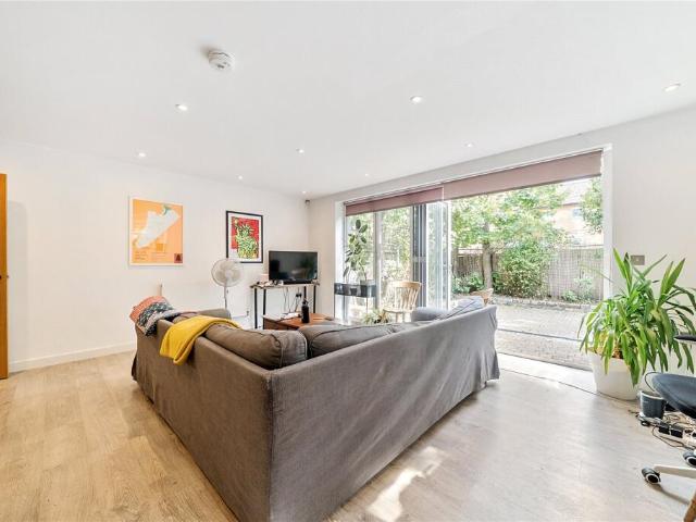 Flat for rent in Tottenham, Isle Of Man