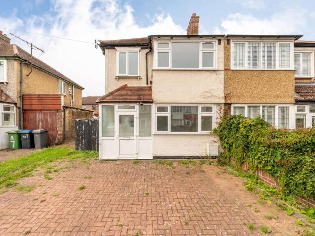 Flat for rent in New Malden