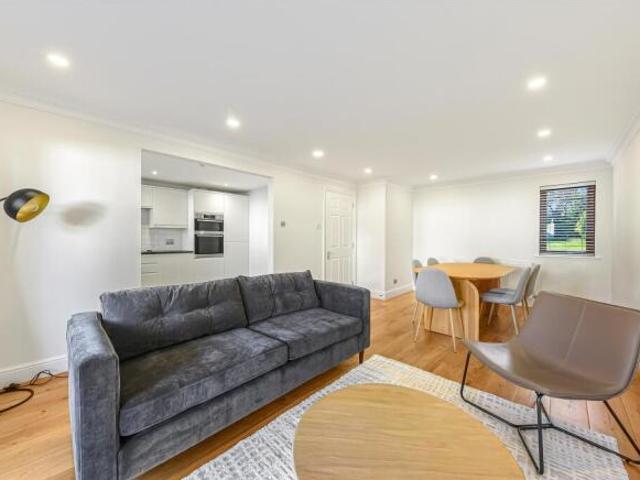 Flat for rent in Cat Hill, England
