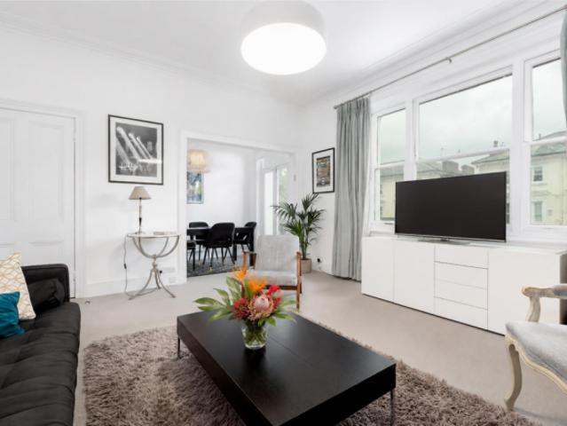 Flat for rent in Cat Hill