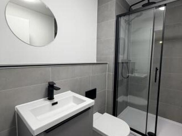 Flat for rent in South Lane, West Yorkshire