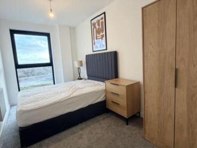 Flat for rent in South Lane, West Yorkshire