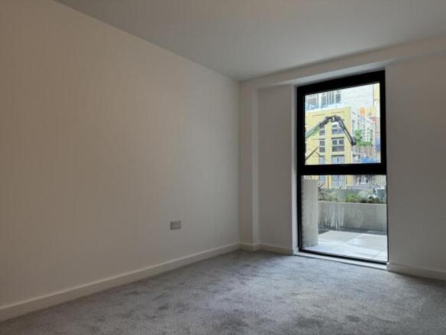 Flat for rent in South Lane, West Yorkshire