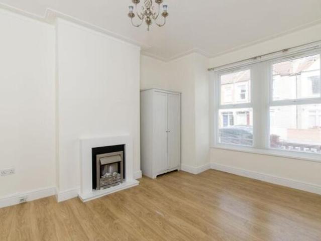Flat for rent in Tooting, Greater London