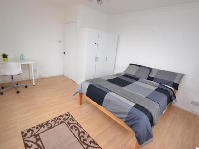 Flat for rent in Cat Hill