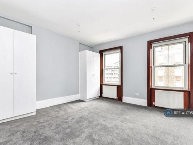 Flat for rent in Cat Hill