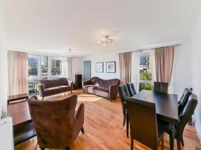 House for rent in Boardwalk Place, Blackwall