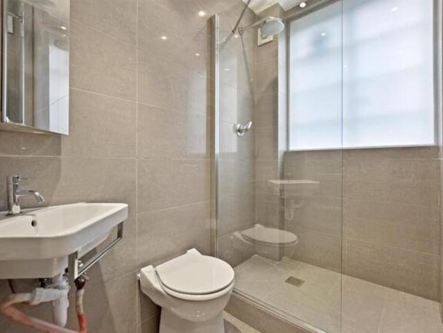 Flat for rent in South Lane, West Yorkshire