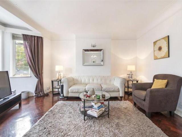 Flat for rent in South Lane, West Yorkshire