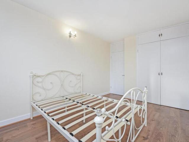 Flat for rent in Cat Hill