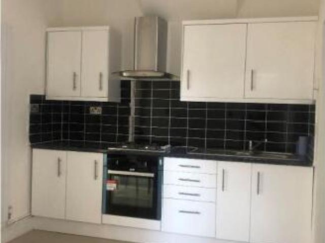 Flat for rent in Brentford End, Greater London