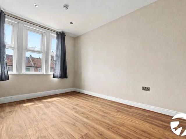 Flat for rent in Brook Street, Bourne Vale