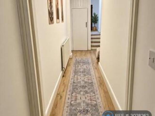 Flat for rent in Cat Hill