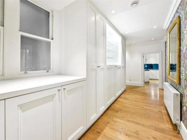 Flat for rent in Cat Hill