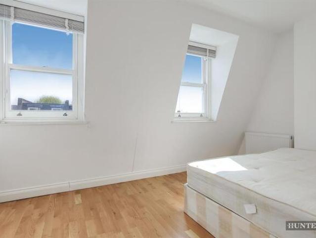 Flat for rent in Cat Hill