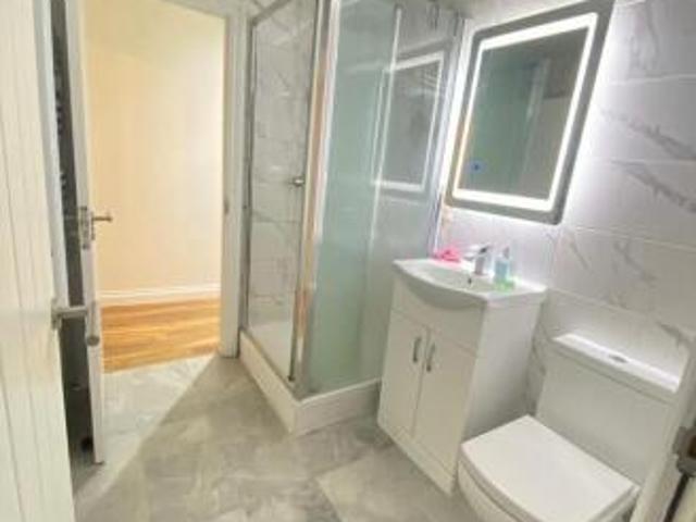 Flat for rent in Cat Hill