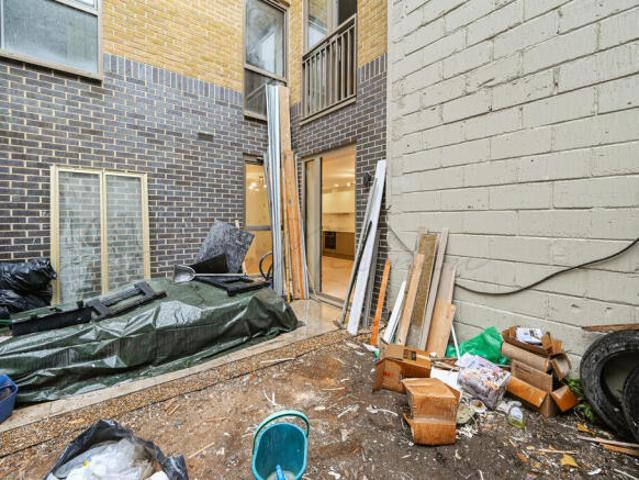 Flat for rent in Cat Hill, England