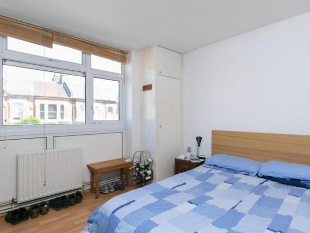 Flat for rent in Cat Hill