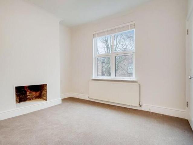 Flat for rent in Cat Hill
