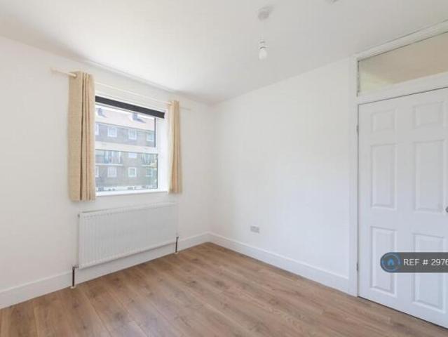 Flat for rent in Cat Hill