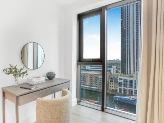 Flat for rent in Canary Wharf, Greater London