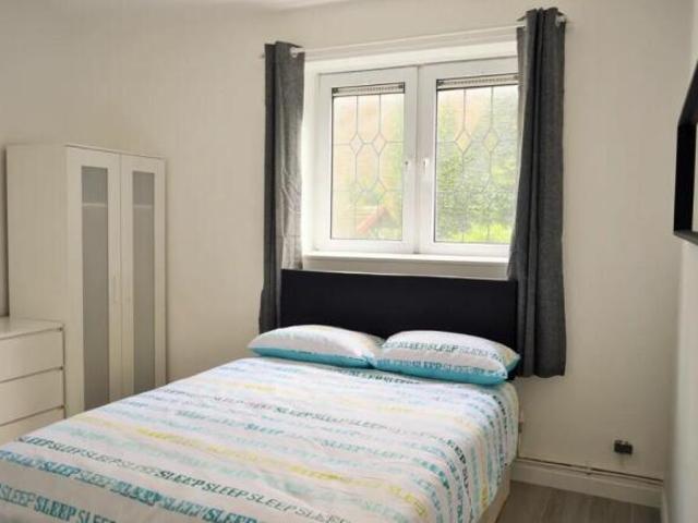 Flat for rent in Cat Hill