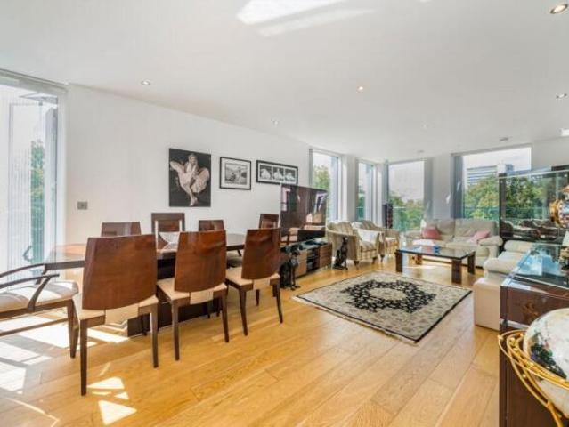Flat for rent in Chiswick, Greater London