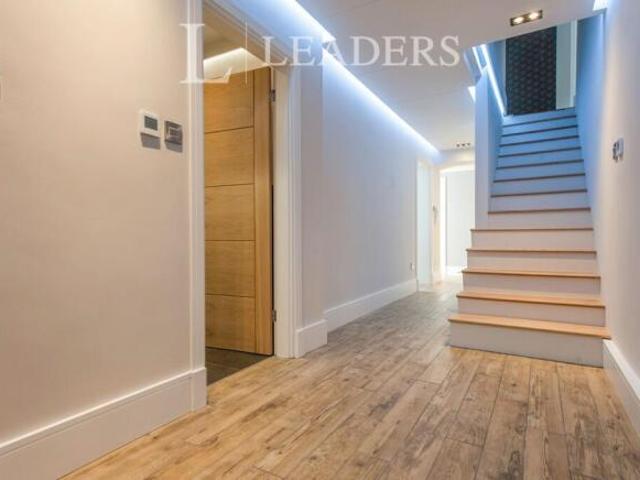 Flat for rent in Golden Valley, Gloucestershire